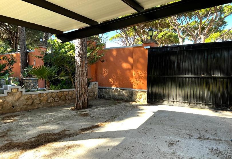 Chalet Los Pinos Con Piscina Privada Novo Sancti Petri Exterior photo